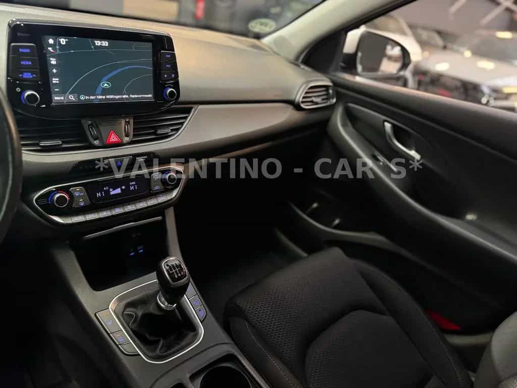 Hyundai i30 cw Family + Nav/Kamera/Temp/Shz/Lhz/Pano/Led 08/2018-photo-17