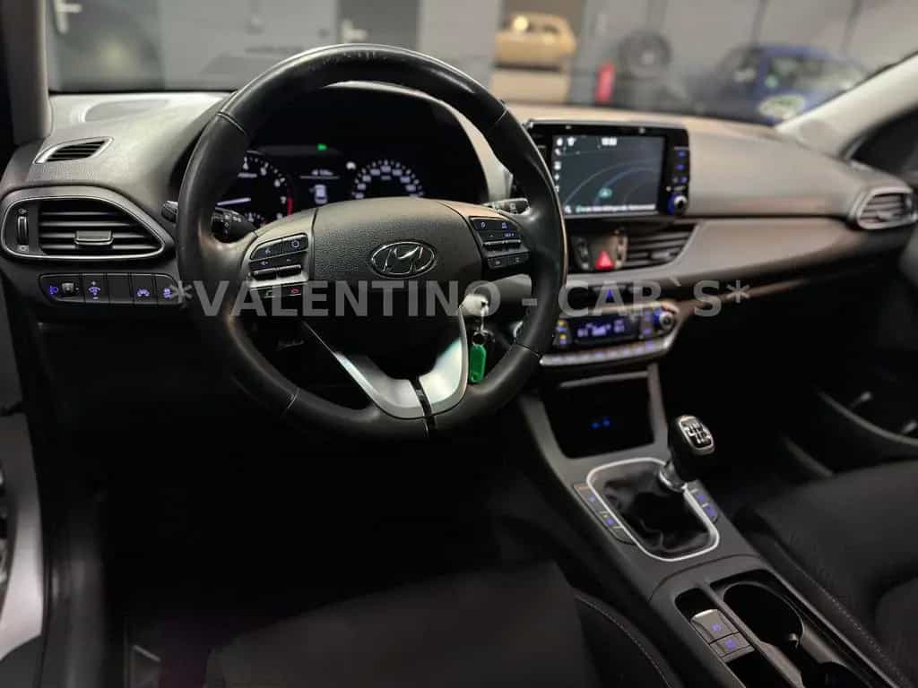 Hyundai i30 cw Family + Nav/Kamera/Temp/Shz/Lhz/Pano/Led 08/2018-photo-18