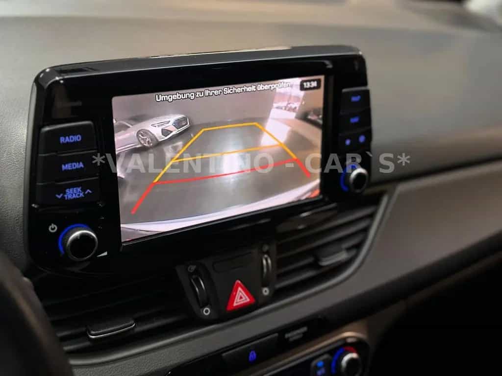 Hyundai i30 cw Family + Nav/Kamera/Temp/Shz/Lhz/Pano/Led 08/2018-photo-20