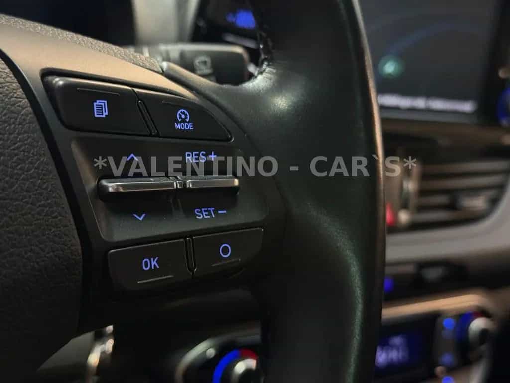 Hyundai i30 cw Family + Nav/Kamera/Temp/Shz/Lhz/Pano/Led 08/2018-photo-21