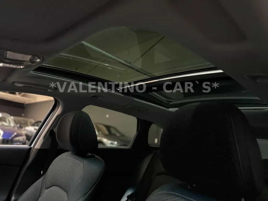 Hyundai i30 cw Family + Nav/Kamera/Temp/Shz/Lhz/Pano/Led 08/2018-photo-23