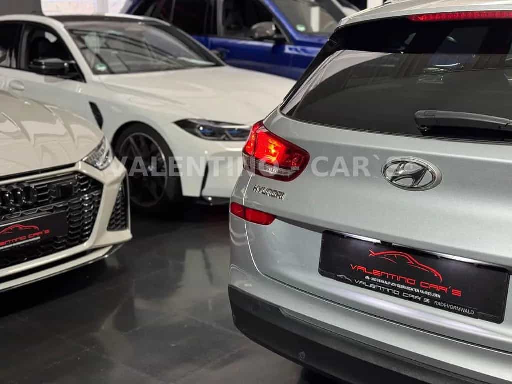 Hyundai i30 cw Family + Nav/Kamera/Temp/Shz/Lhz/Pano/Led 08/2018-photo-25