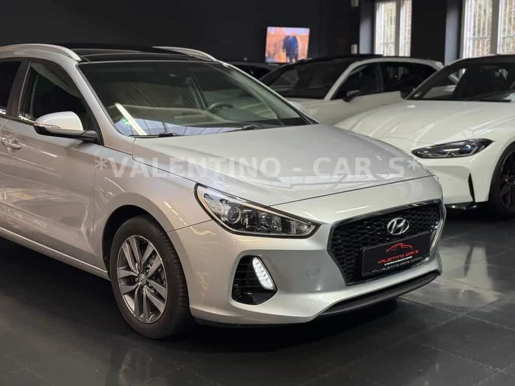 Hyundai i30 cw Family + Nav/Kamera/Temp/Shz/Lhz/Pano/Led 08/2018-photo-29