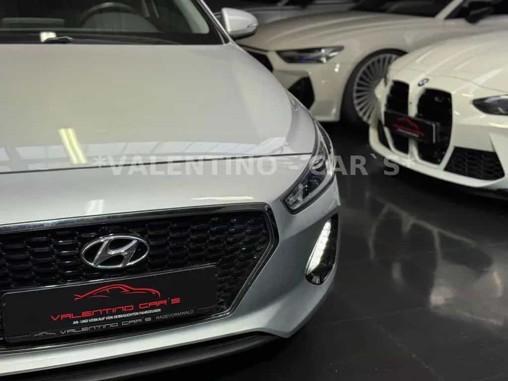 Hyundai i30 cw Family + Nav/Kamera/Temp/Shz/Lhz/Pano/Led 08/2018-photo-30