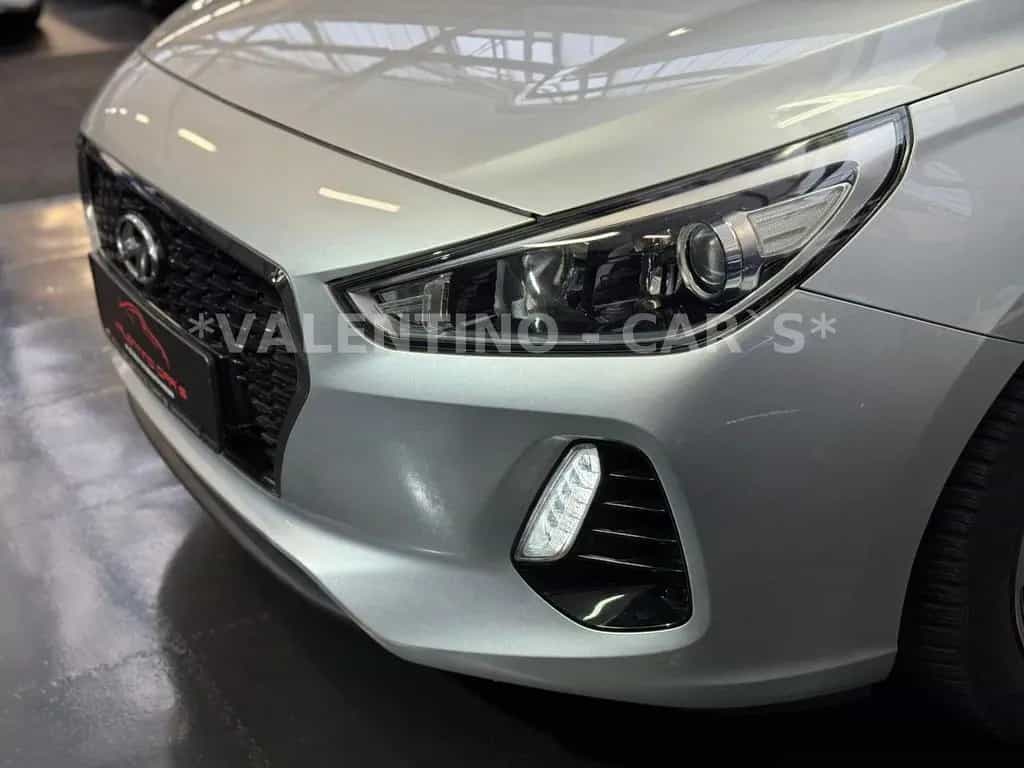 Hyundai i30 cw Family + Nav/Kamera/Temp/Shz/Lhz/Pano/Led 08/2018-photo-35