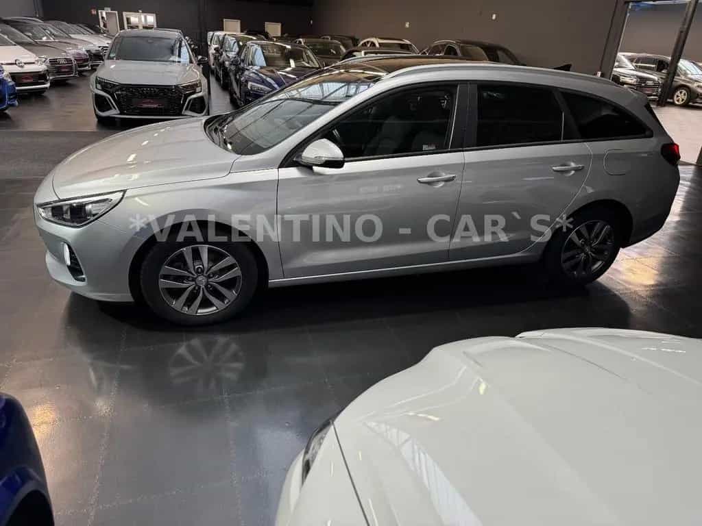 Hyundai i30 cw Family + Nav/Kamera/Temp/Shz/Lhz/Pano/Led 08/2018-photo-8