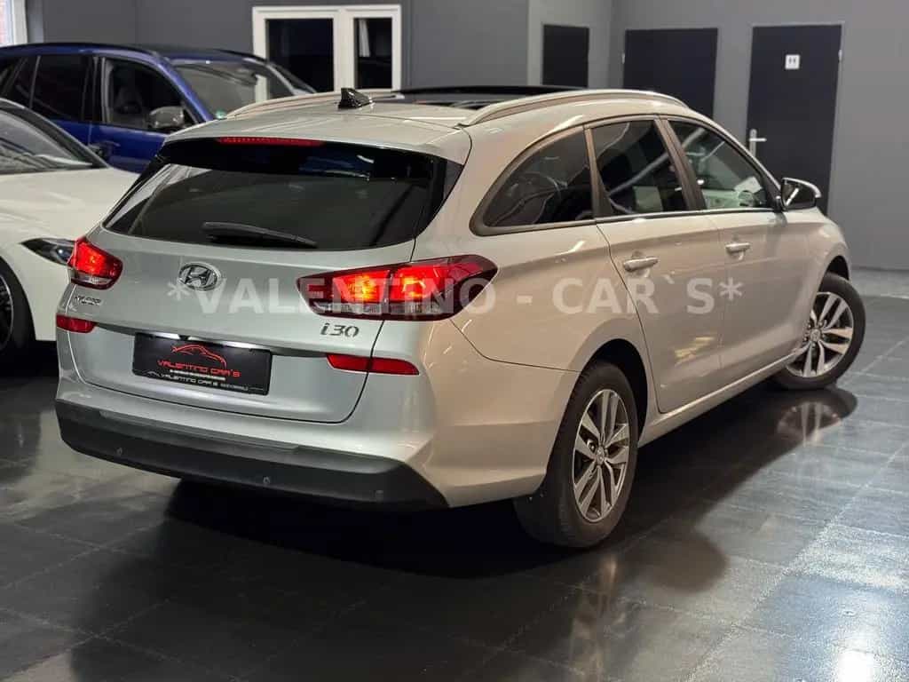 Hyundai i30 cw Family + Nav/Kamera/Temp/Shz/Lhz/Pano/Led 08/2018-photo-9