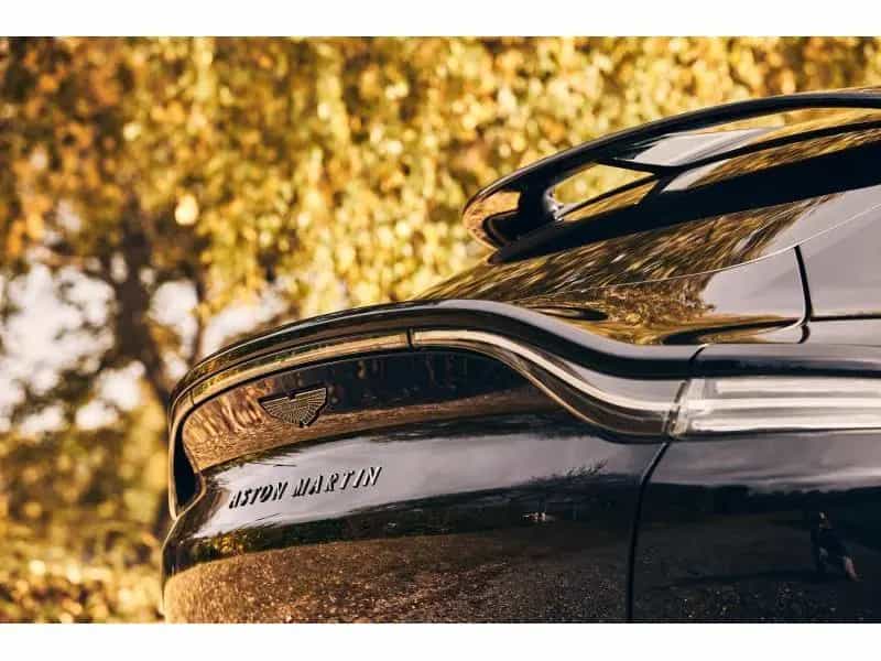 Aston Martin DBX 02/2022-photo-17
