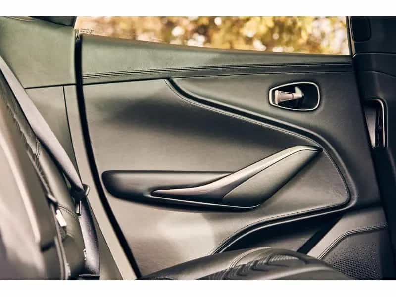 Aston Martin DBX 02/2022-photo-28