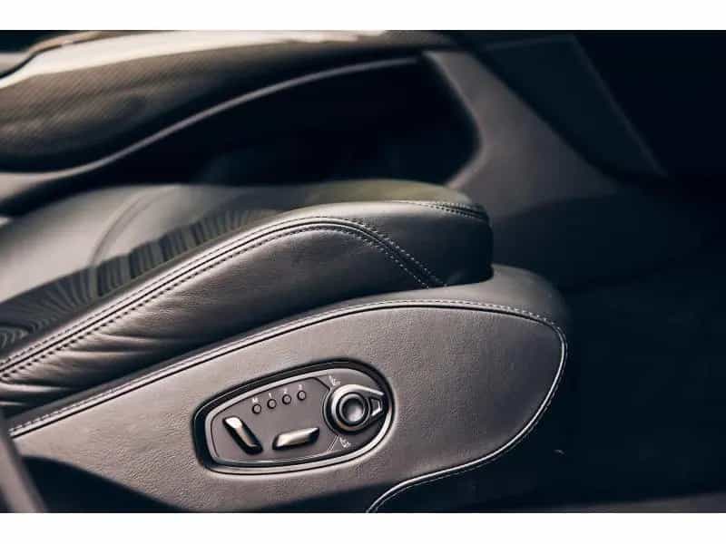 Aston Martin DBX 02/2022-photo-33