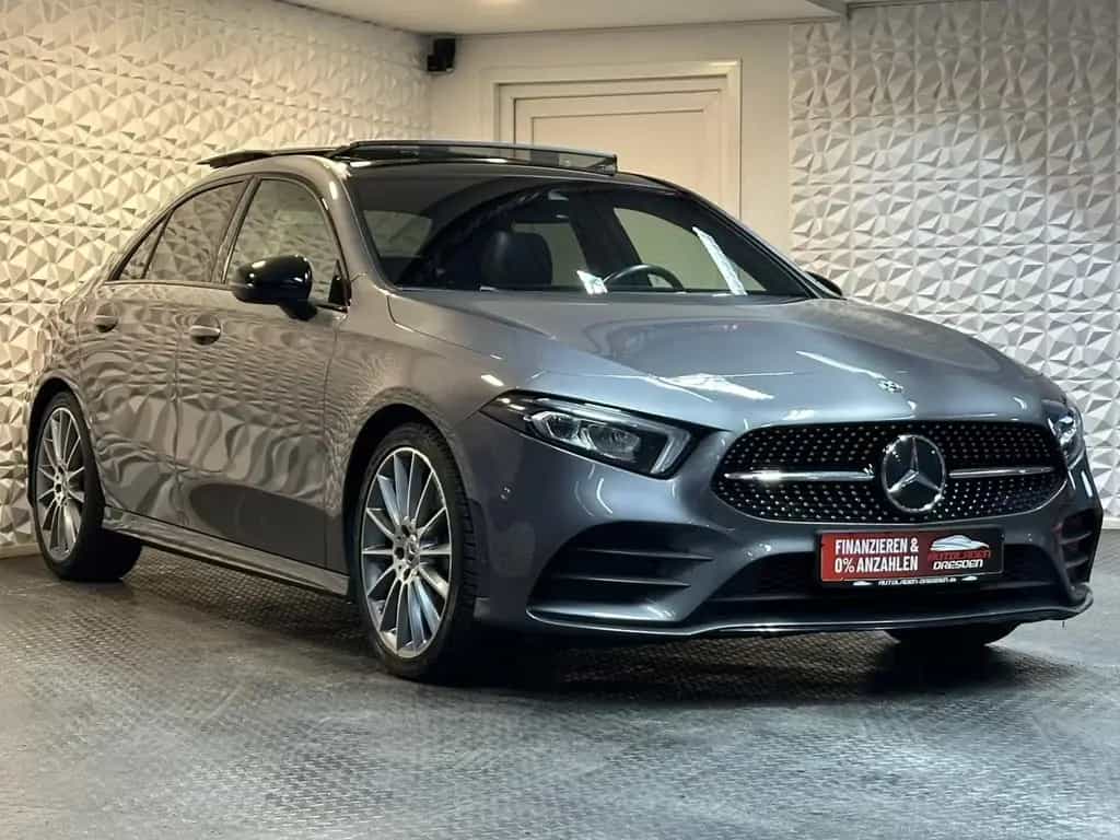 Mercedes-Benz A-Class AMG NIGHT LIMOUSINE* LED#SHZ#PANO#NAV#TEMPO 07/2019-photo-1