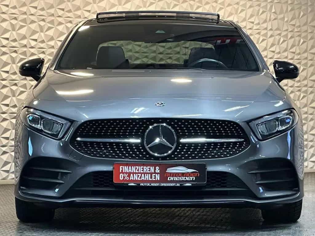 Mercedes-Benz A-Class AMG NIGHT LIMOUSINE* LED#SHZ#PANO#NAV#TEMPO 07/2019-photo-2