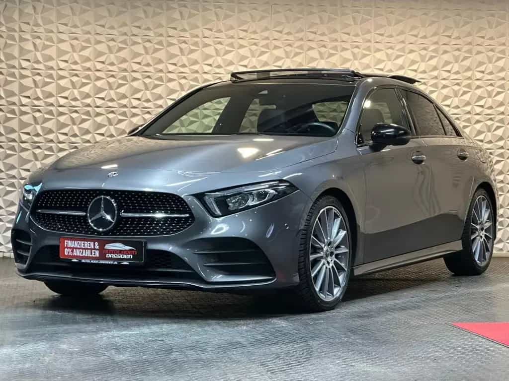 Mercedes-Benz A-Class AMG NIGHT LIMOUSINE* LED#SHZ#PANO#NAV#TEMPO 07/2019-photo-3