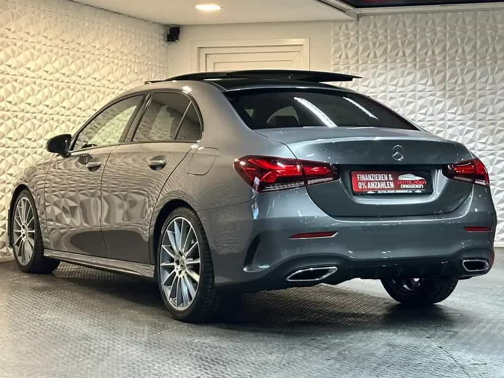 Mercedes-Benz A-Class AMG NIGHT LIMOUSINE* LED#SHZ#PANO#NAV#TEMPO 07/2019-photo-4