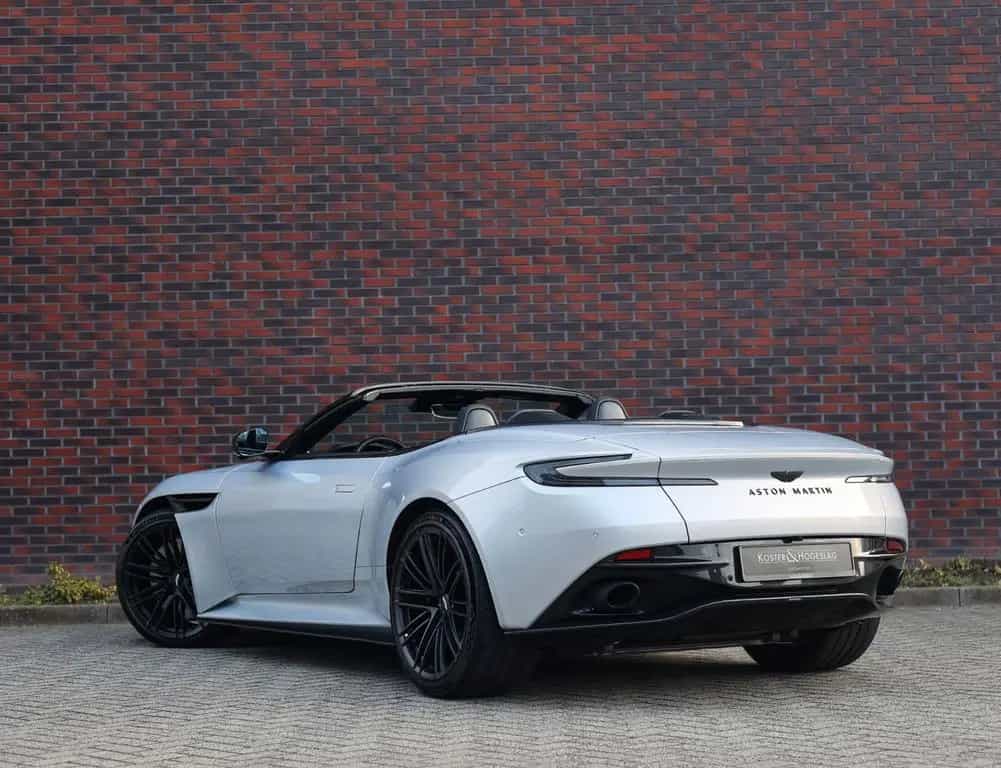 Aston Martin DB12 4.0 V8 Volante | Carbon - Bowers Wilkins 05/2024-photo-1