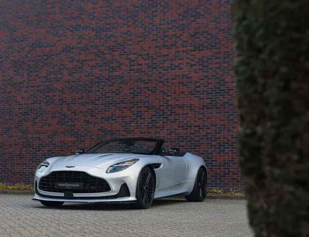 Aston Martin DB12 4.0 V8 Volante | Carbon - Bowers Wilkins 05/2024-photo-11