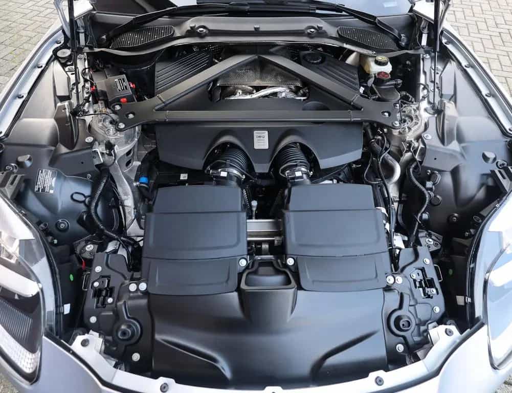Aston Martin DB12 4.0 V8 Volante | Carbon - Bowers Wilkins 05/2024-photo-17