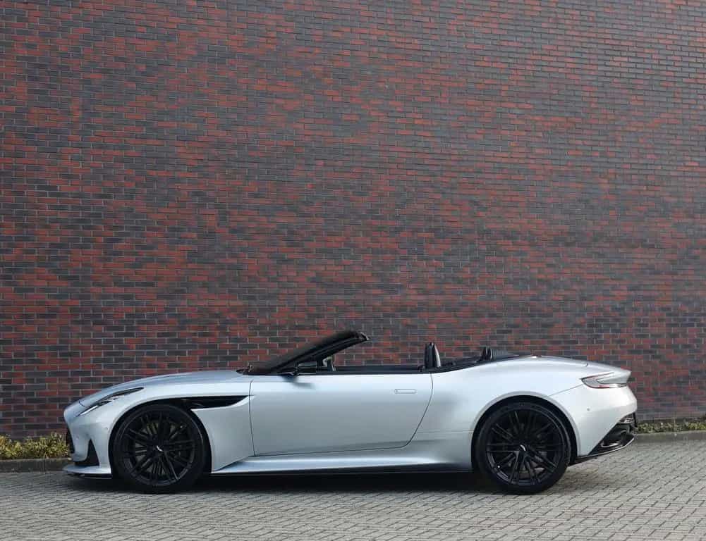 Aston Martin DB12 4.0 V8 Volante | Carbon - Bowers Wilkins 05/2024-photo-21