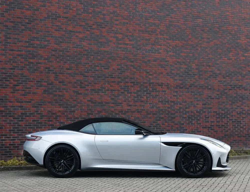 Aston Martin DB12 4.0 V8 Volante | Carbon - Bowers Wilkins 05/2024-photo-22
