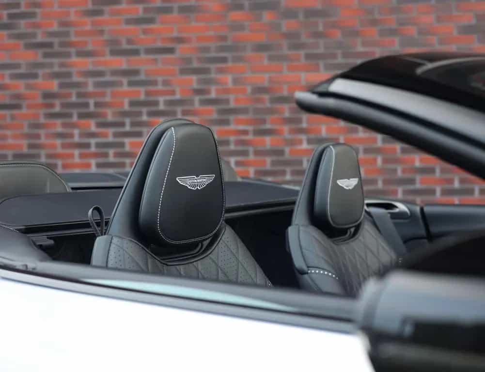 Aston Martin DB12 4.0 V8 Volante | Carbon - Bowers Wilkins 05/2024-photo-23