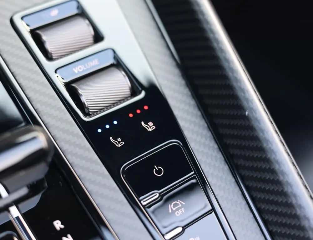 Aston Martin DB12 4.0 V8 Volante | Carbon - Bowers Wilkins 05/2024-photo-25