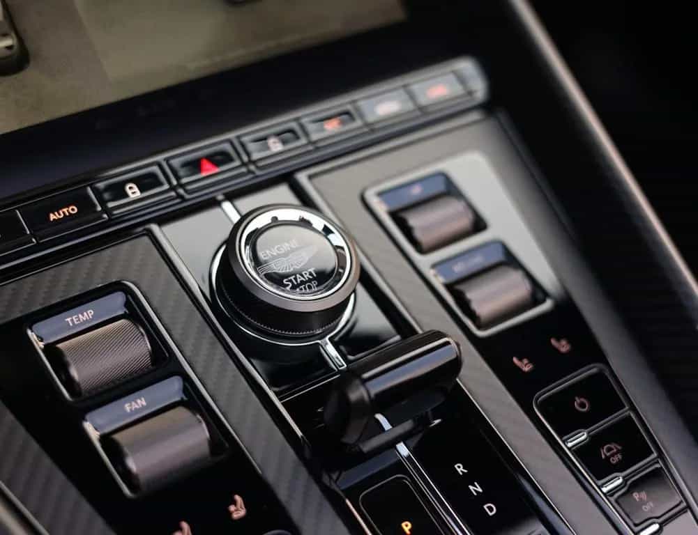 Aston Martin DB12 4.0 V8 Volante | Carbon - Bowers Wilkins 05/2024-photo-34