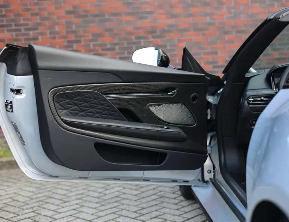 Aston Martin DB12 4.0 V8 Volante | Carbon - Bowers Wilkins 05/2024-photo-5