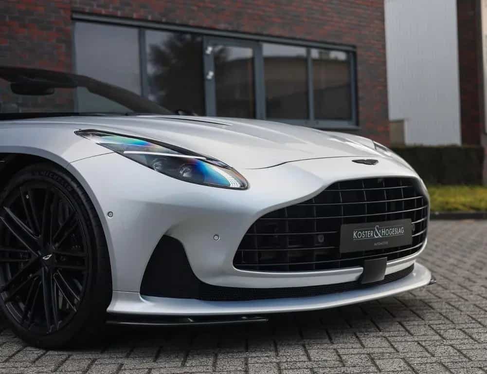 Aston Martin DB12 4.0 V8 Volante | Carbon - Bowers Wilkins 05/2024-photo-8