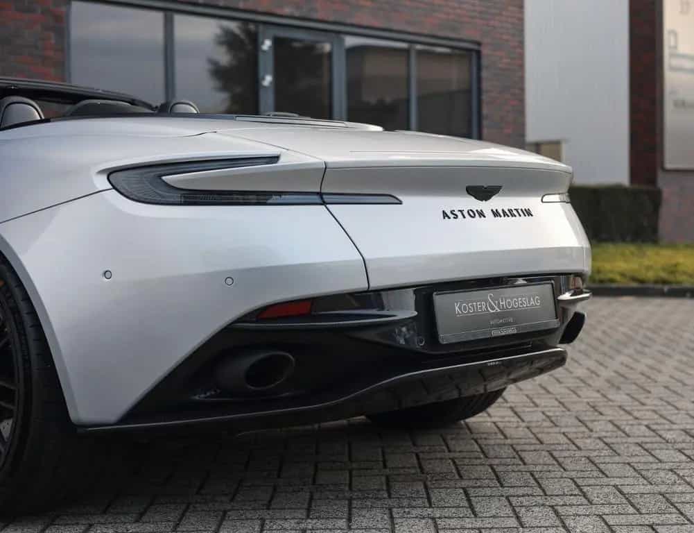 Aston Martin DB12 4.0 V8 Volante | Carbon - Bowers Wilkins 05/2024-photo-9