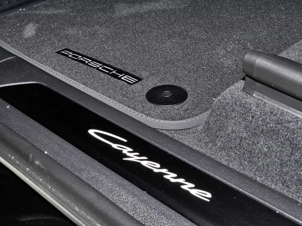 Porsche Cayenne Coupe Black Edition null-photo-21
