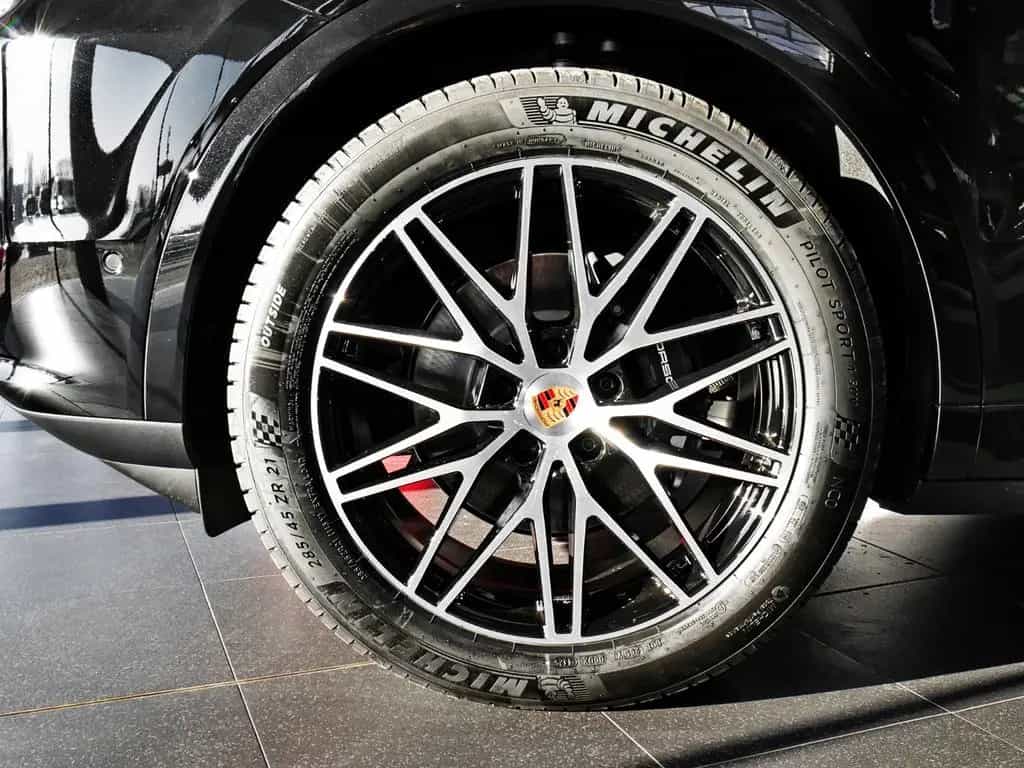 Porsche Cayenne Coupe Black Edition null-photo-24