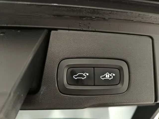 Volvo XC60 T8 TWIN ENGINE AWD ''R-Design'' AHK 360Grad 06/2020-photo-13