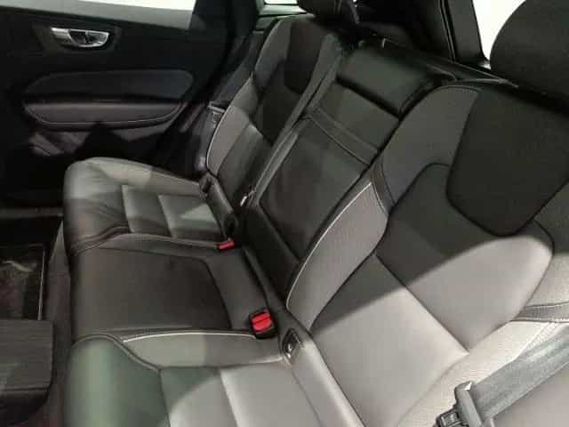 Volvo XC60 T8 TWIN ENGINE AWD ''R-Design'' AHK 360Grad 06/2020-photo-14