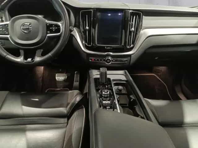 Volvo XC60 T8 TWIN ENGINE AWD ''R-Design'' AHK 360Grad 06/2020-photo-6