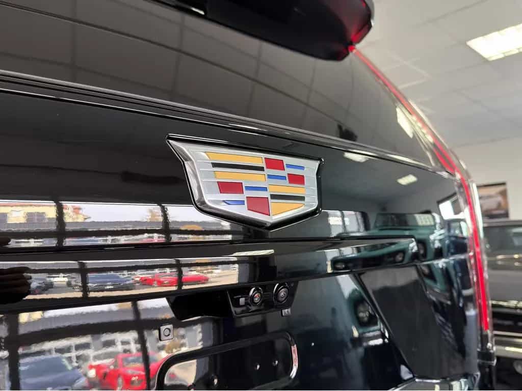 Cadillac Escalade Sport Platinum Black SUV 2026 22" AKG V null-photo-10