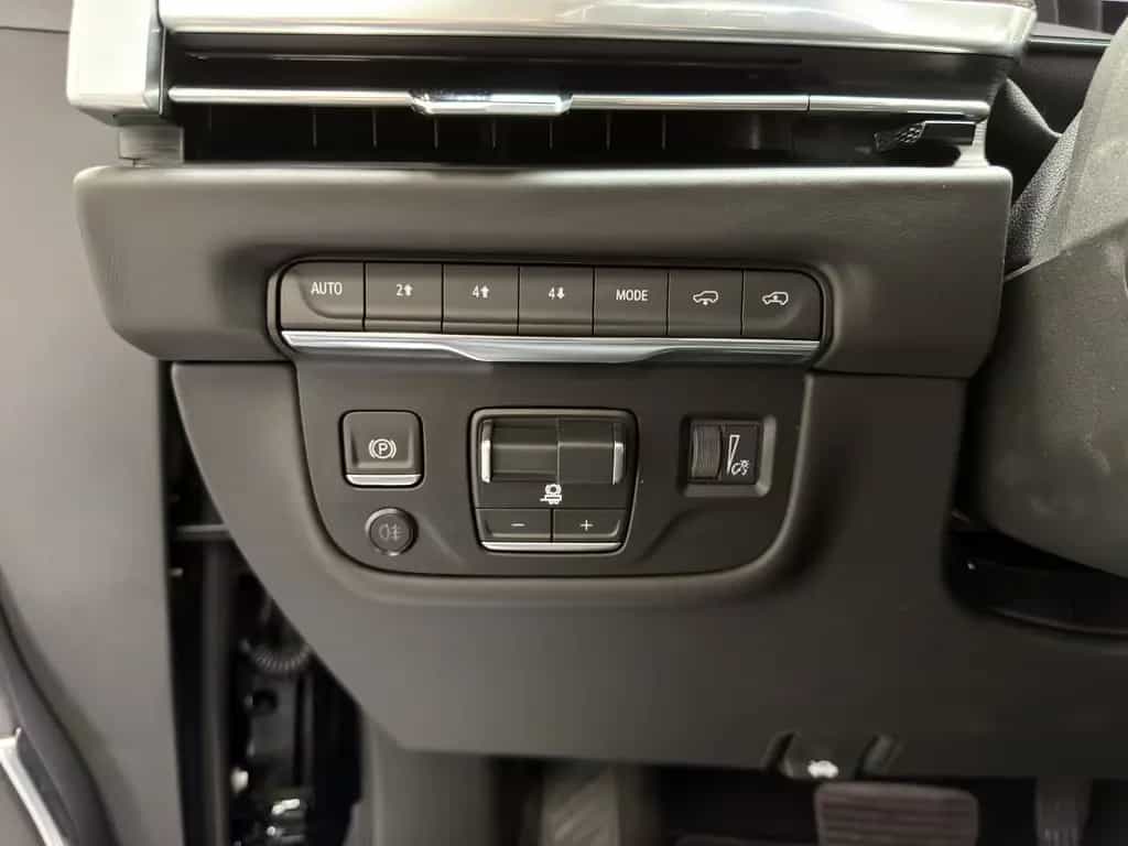 Cadillac Escalade Sport Platinum Black SUV 2026 22" AKG V null-photo-17