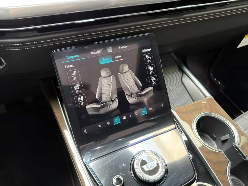 Cadillac Escalade Sport Platinum Black SUV 2026 22" AKG V null-photo-22