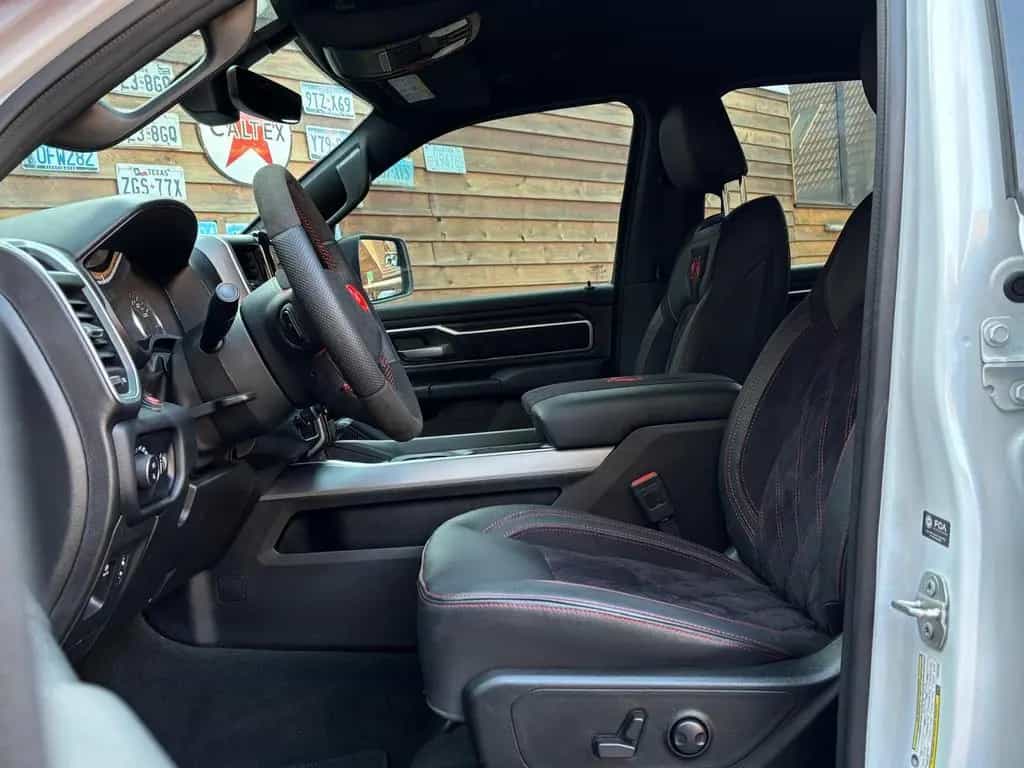 Dodge RAM 1500 OFFROAD 5.7L 12´´ NAV 4x4 LED AHK 08/2023-photo-16