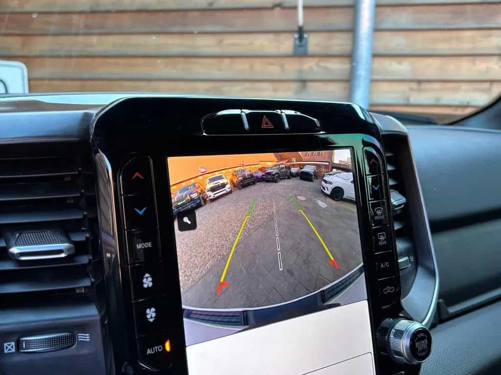 Dodge RAM 1500 OFFROAD 5.7L 12´´ NAV 4x4 LED AHK 08/2023-photo-21