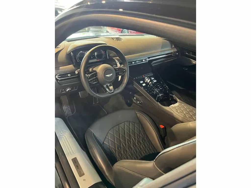 Aston Martin DB12 COUPE/V8/BLACK ON BLACK/ B&W/360°/SEAT VENT 04/2025-photo-4