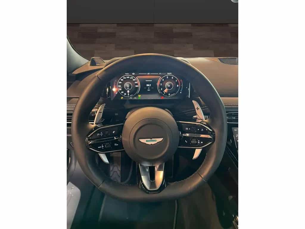 Aston Martin DB12 COUPE/V8/BLACK ON BLACK/ B&W/360°/SEAT VENT 04/2025-photo-6