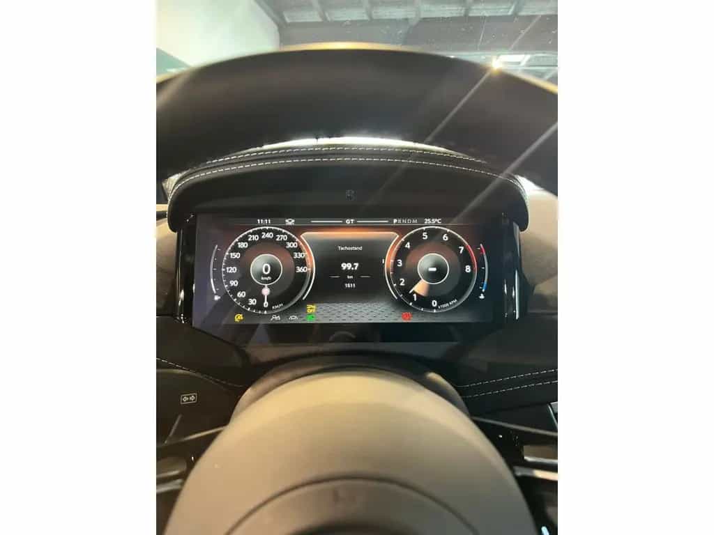 Aston Martin DB12 COUPE/V8/BLACK ON BLACK/ B&W/360°/SEAT VENT 04/2025-photo-9