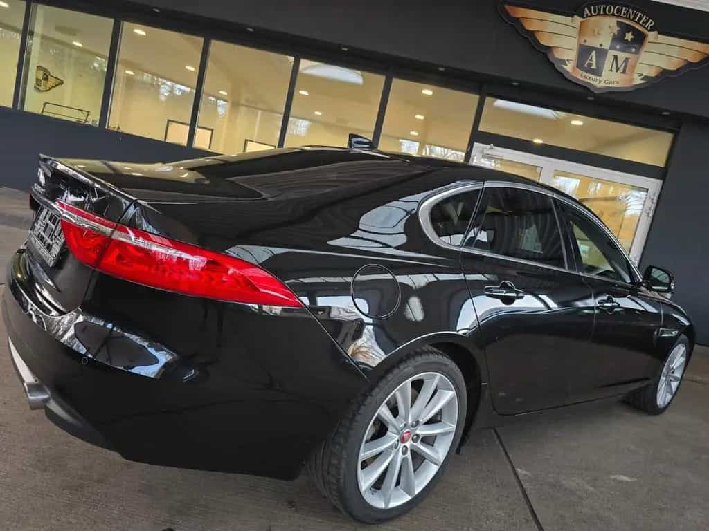 Jaguar XF 30d Prestige BT/Leder/Navi/Pano/Kamera/19" 07/2018-photo-10