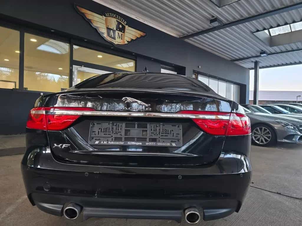Jaguar XF 30d Prestige BT/Leder/Navi/Pano/Kamera/19" 07/2018-photo-12
