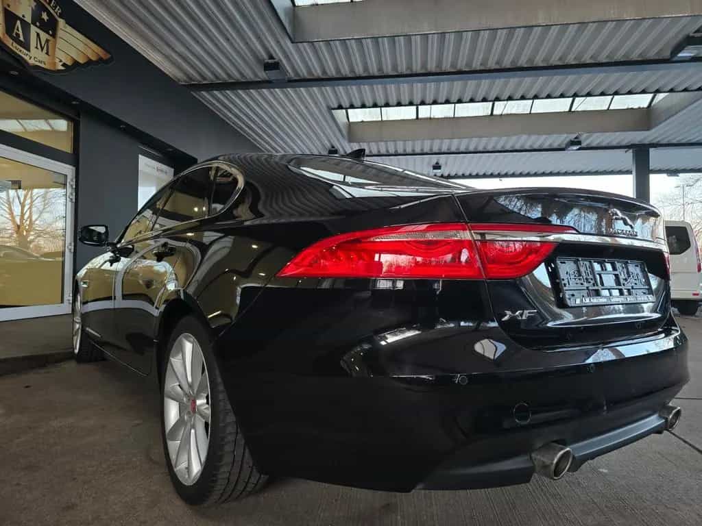 Jaguar XF 30d Prestige BT/Leder/Navi/Pano/Kamera/19" 07/2018-photo-13