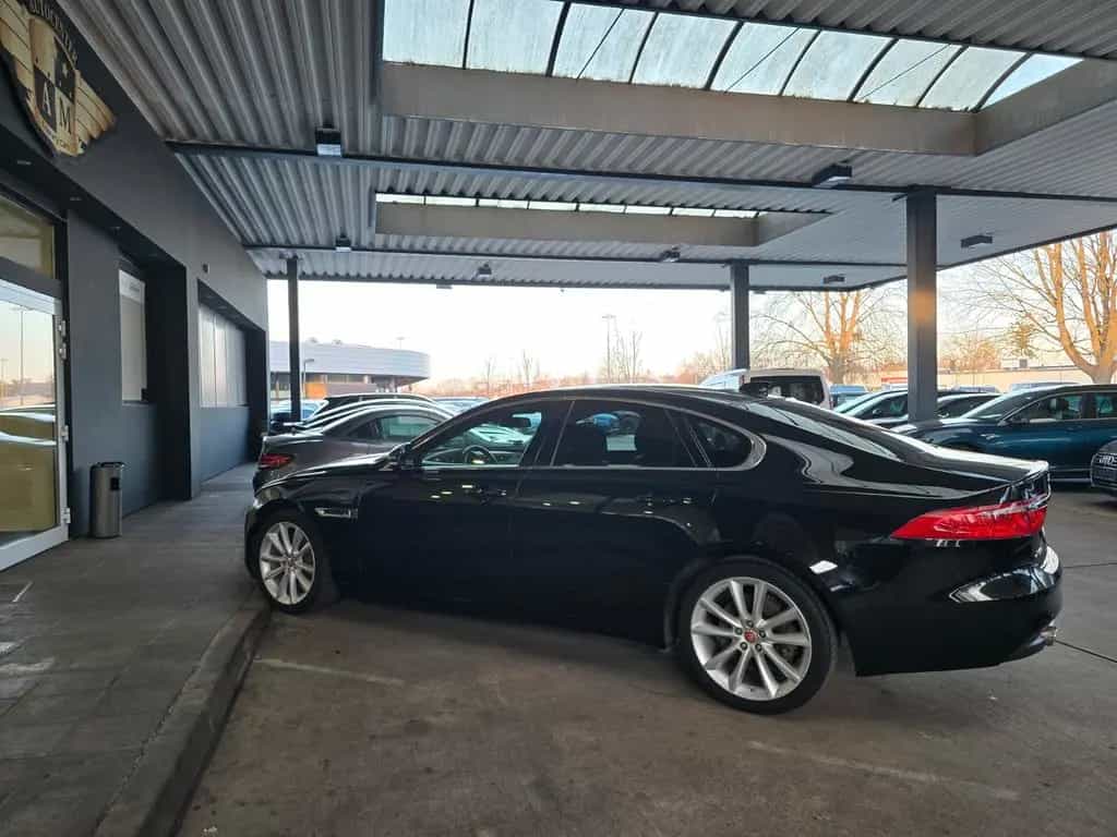 Jaguar XF 30d Prestige BT/Leder/Navi/Pano/Kamera/19" 07/2018-photo-15