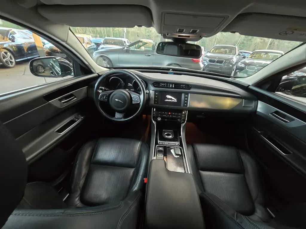 Jaguar XF 30d Prestige BT/Leder/Navi/Pano/Kamera/19" 07/2018-photo-16