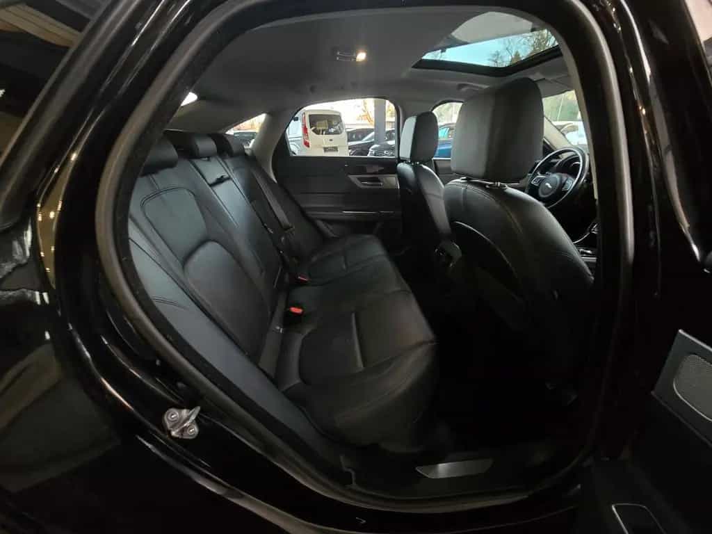 Jaguar XF 30d Prestige BT/Leder/Navi/Pano/Kamera/19" 07/2018-photo-23