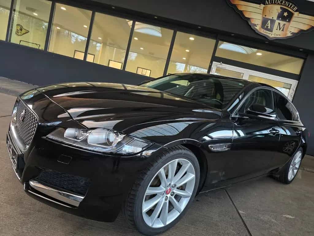 Jaguar XF 30d Prestige BT/Leder/Navi/Pano/Kamera/19" 07/2018-photo-3