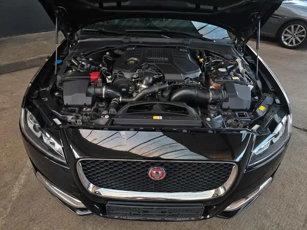 Jaguar XF 30d Prestige BT/Leder/Navi/Pano/Kamera/19" 07/2018-photo-31